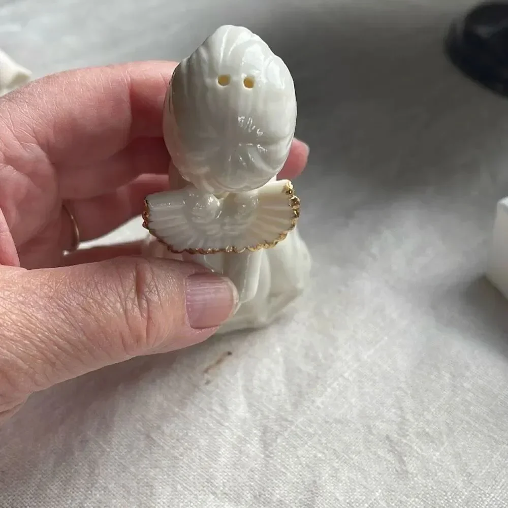 Vintage Formalities Baum Bros. Salt & Pepper shakers